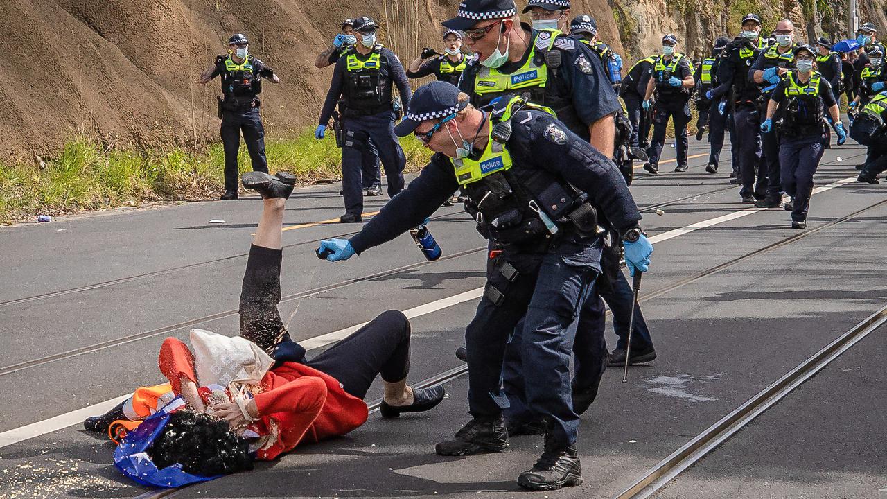 Victoria Police pepper-spraying elderly protester